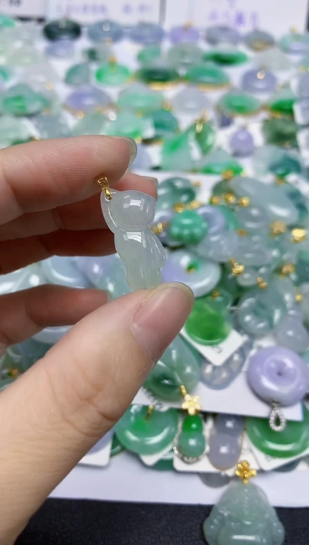 翡翠未镶嵌颈饰天然缅甸翡翠A货