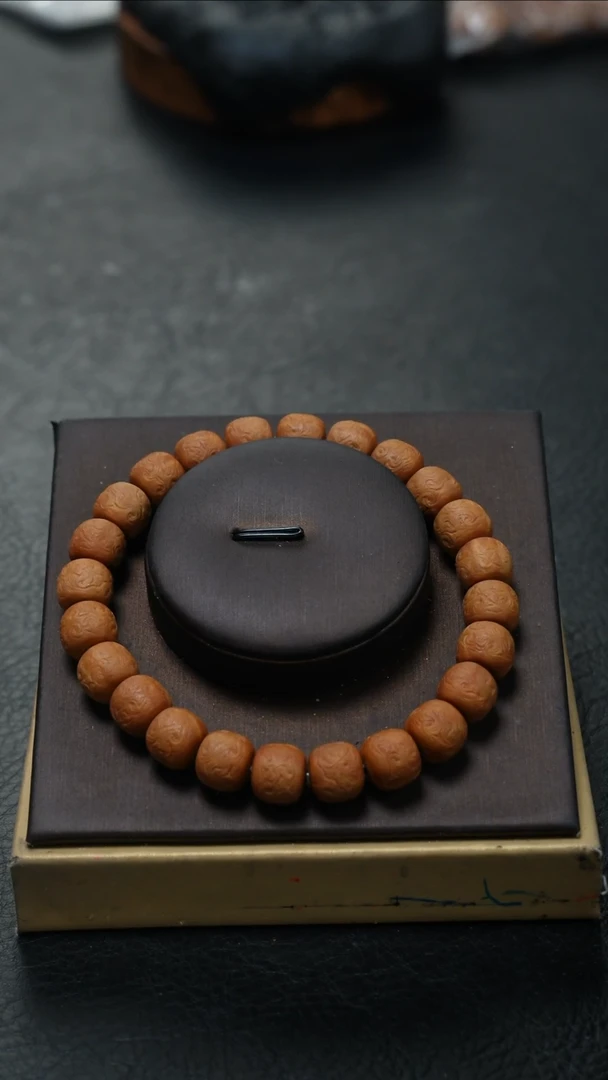 橄榄核手串鱼子精品核雕