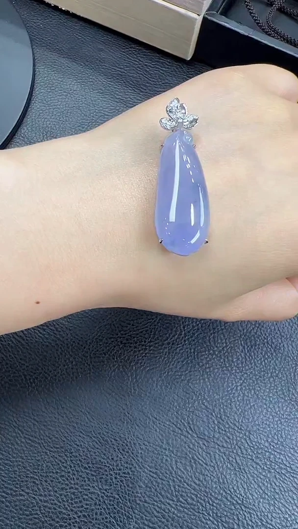 翡翠挂件18K金镶嵌福瓜