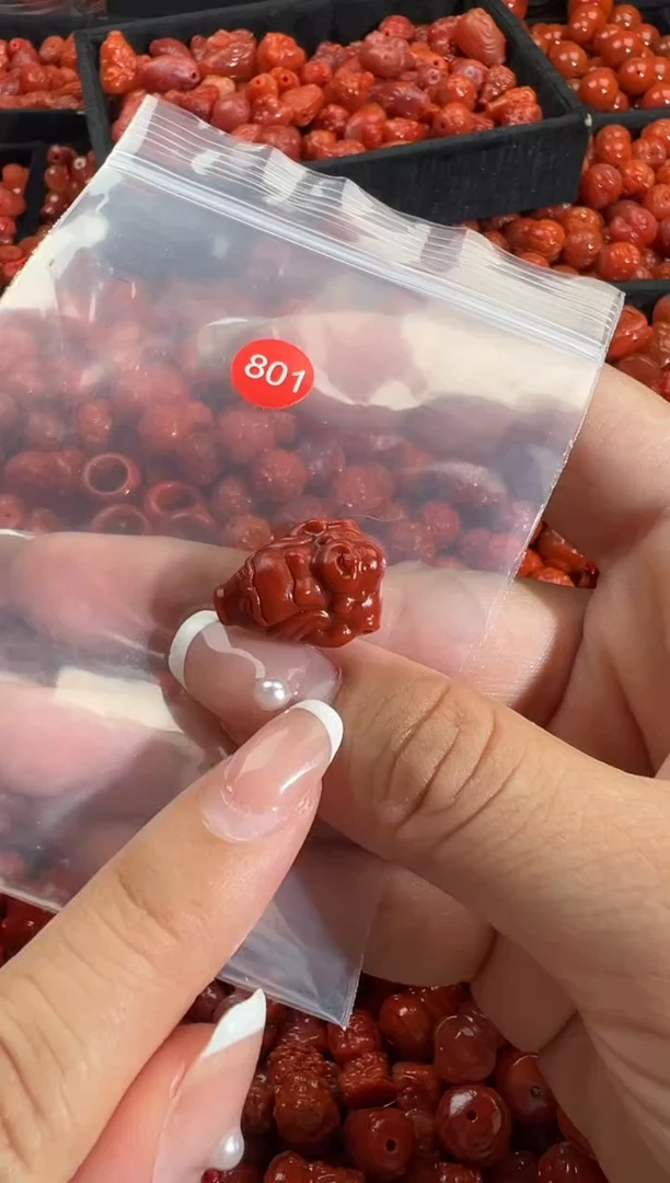 颈饰未镶嵌南红玛瑙1