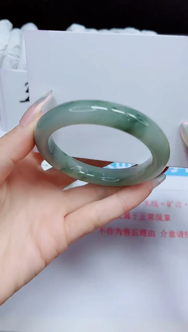 石英质玉手镯未镶嵌219.
