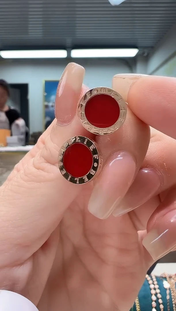 【闪购商品】玛瑙/玉髓耳钉18K金镶嵌红饼耳钉K红