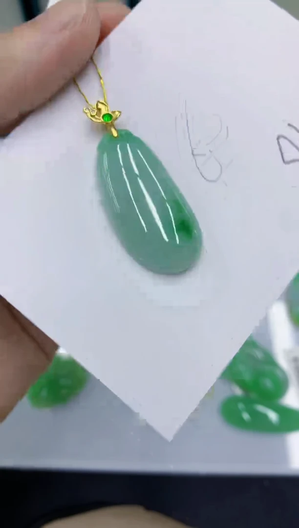 颈饰未镶嵌翡翠翡翠