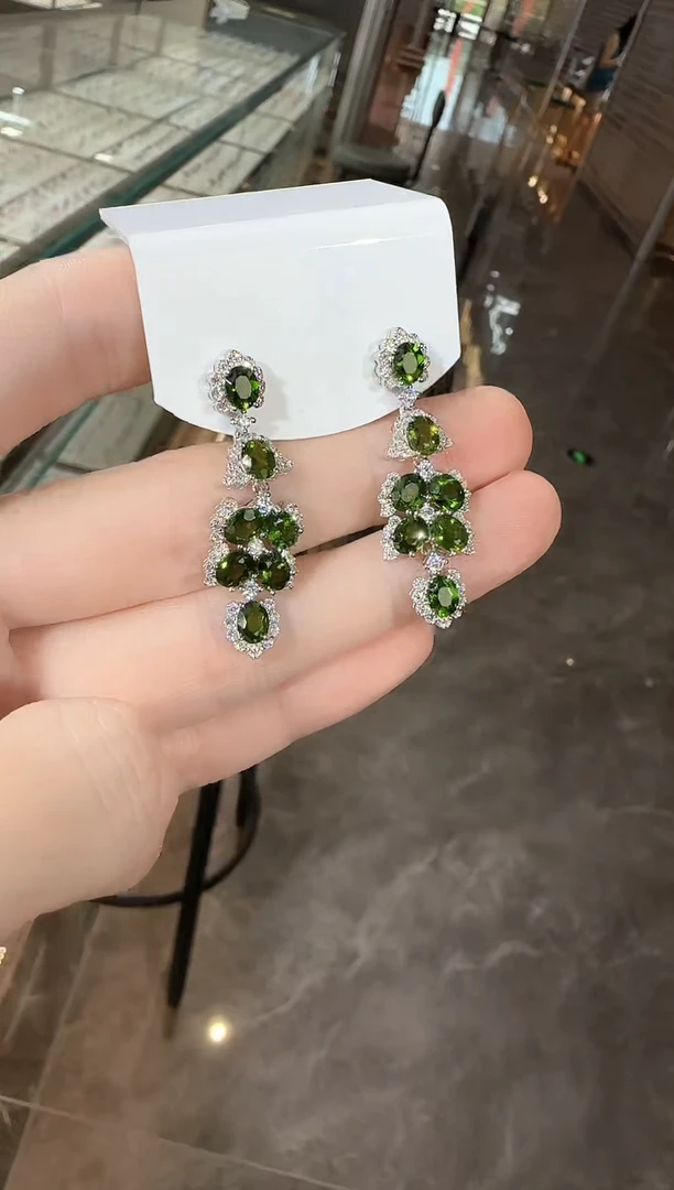银S925镶嵌透辉石设计款耳坠高级款