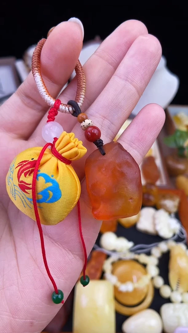 琥珀未镶嵌珠宝奇石柒月