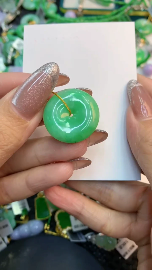 颈饰未镶嵌翡翠1