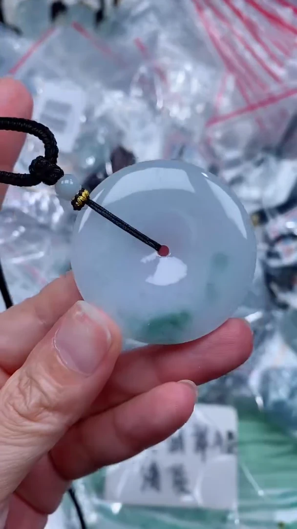 颈饰未镶嵌翡翠吊坠