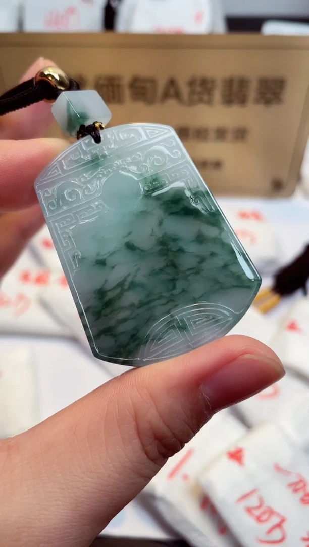 翡翠未镶嵌颈饰天然缅甸翡翠A货