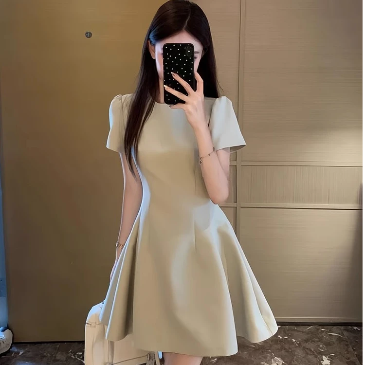 绿色短袖连衣裙子女夏季法式气质小个子高级感礼服裙收腰显瘦短裙