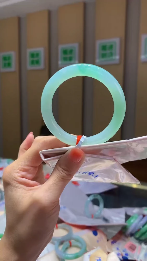 翡翠手镯未镶嵌-QQ137 圈口53.3