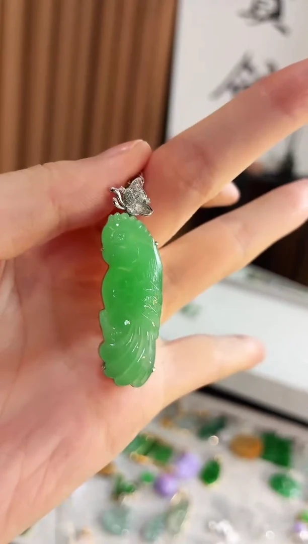 吊坠(不含链)18K金镶嵌翡翠吊坠