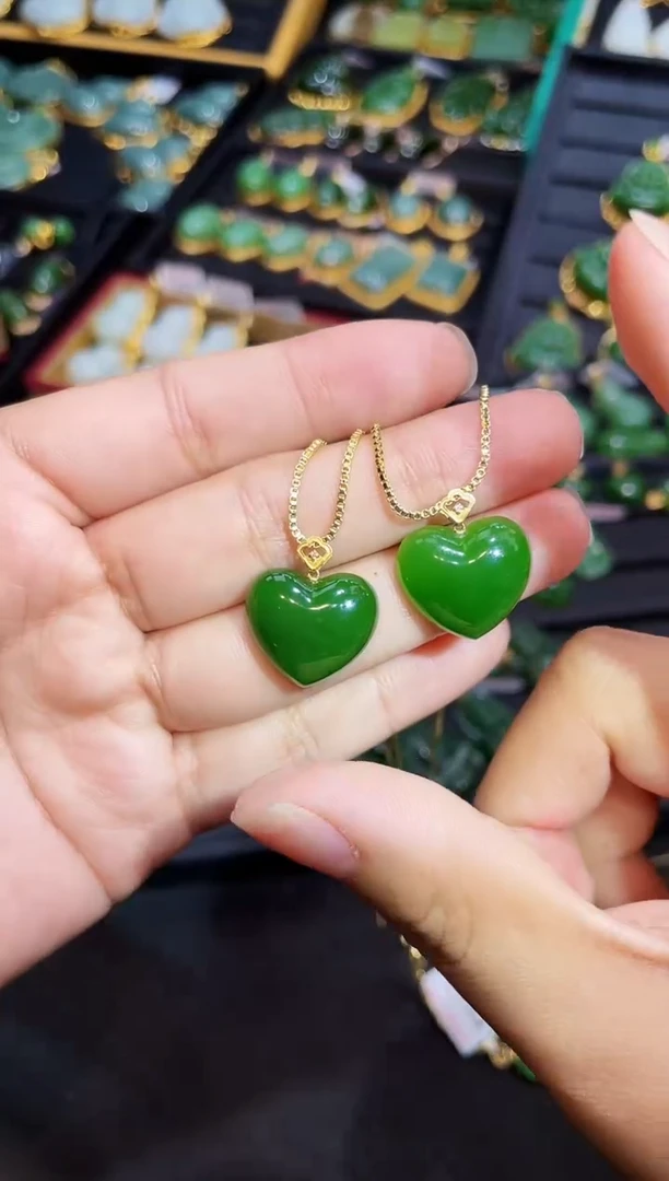 和田玉18K金镶嵌吊坠(赠链)22MM 多样性发一