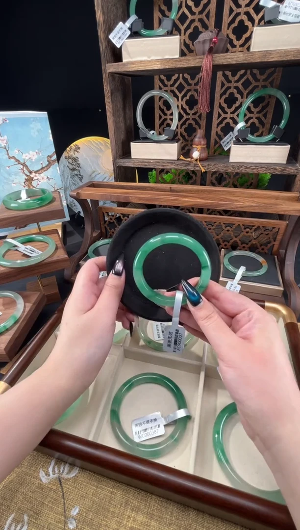 未镶嵌手镯石英质玉（非洲翠）圈口55