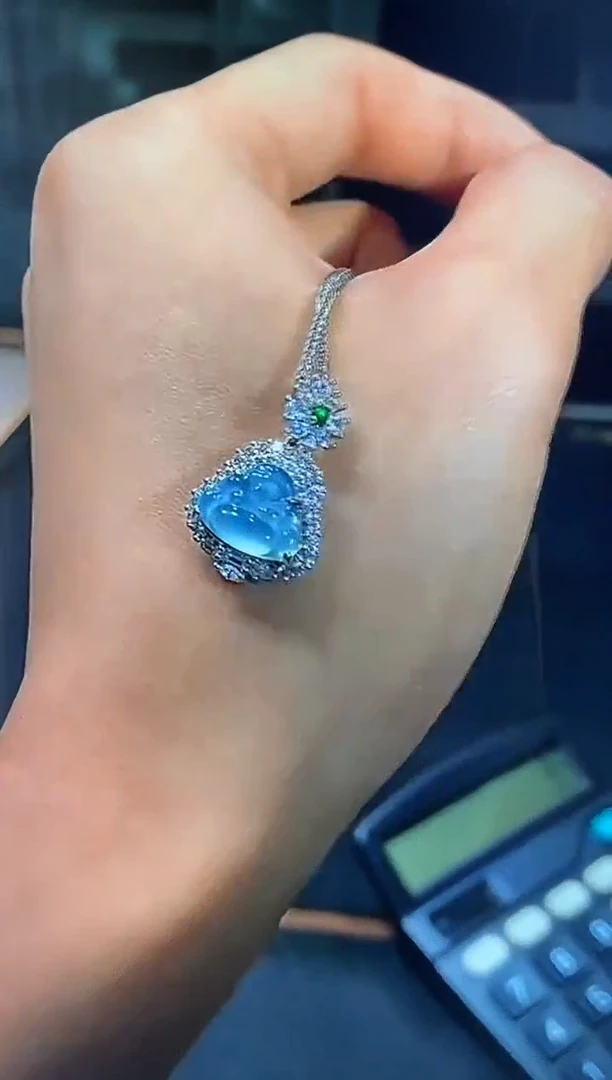 翡翠未镶嵌吊坠(不含链)多样性发货其一不含链