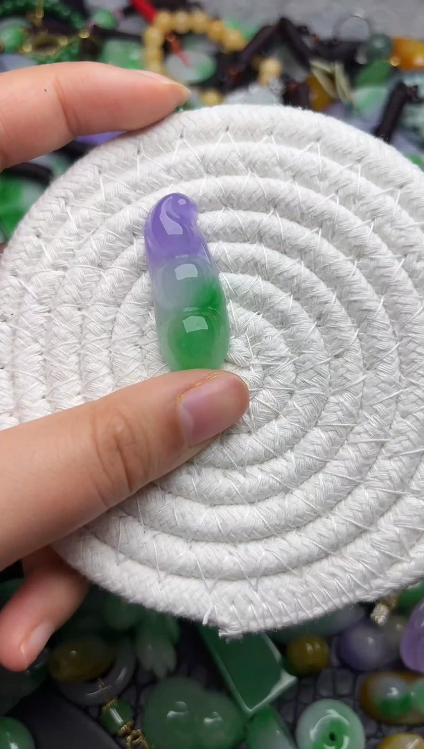 颈饰未镶嵌翡翠缅甸翡翠吊坠