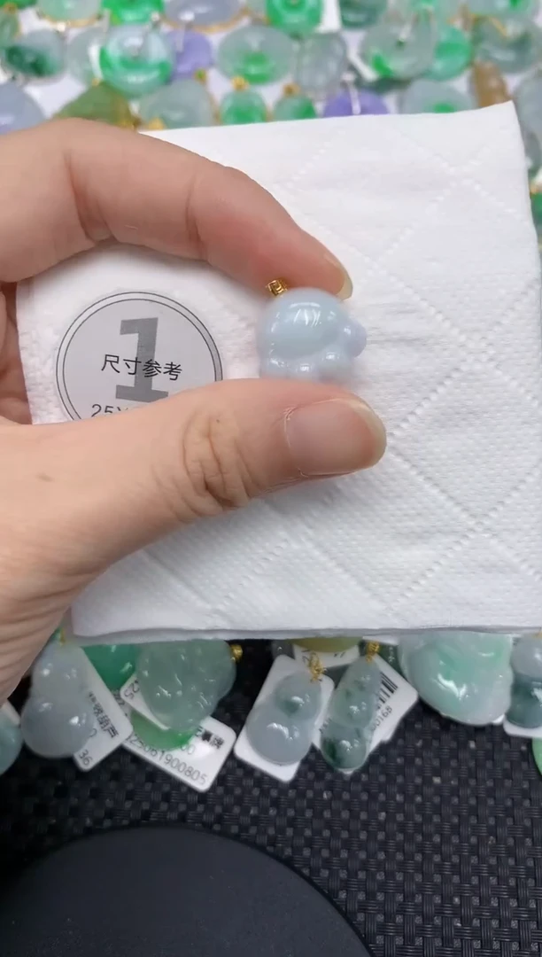 翡翠18K金镶嵌颈饰11111111