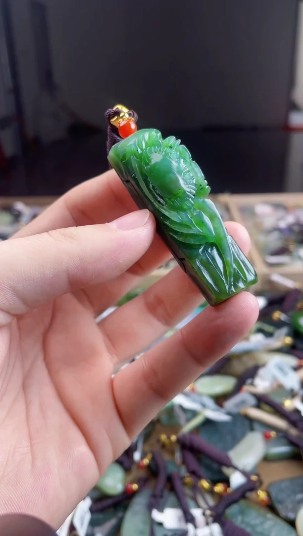 颈饰未镶嵌和田玉1