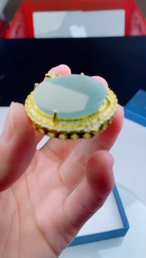 颈饰未镶嵌翡翠   ·