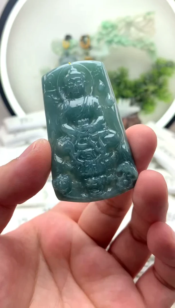 颈饰未镶嵌翡翠大日如来