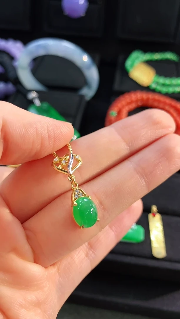 【闪购商品】翡翠吊坠(不含链)18K金镶嵌吊坠