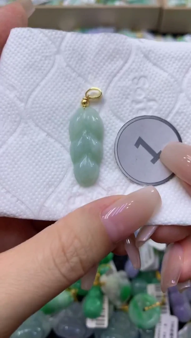 颈饰未镶嵌翡翠天然缅甸翡翠A货