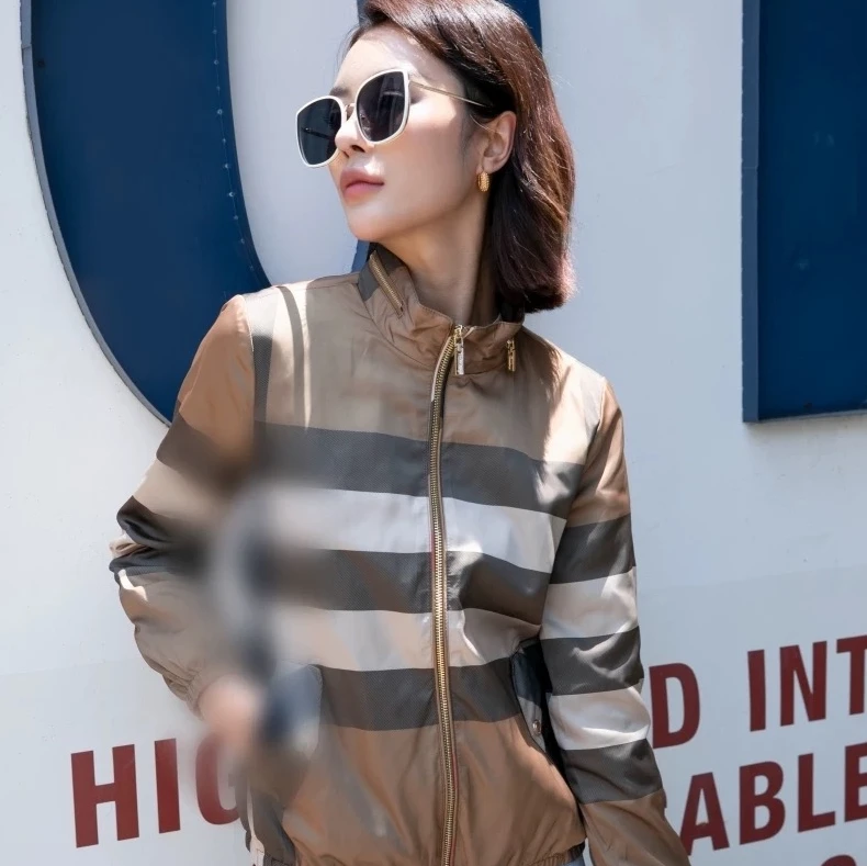 125778驼色格纹立领秋冬英伦风外套女