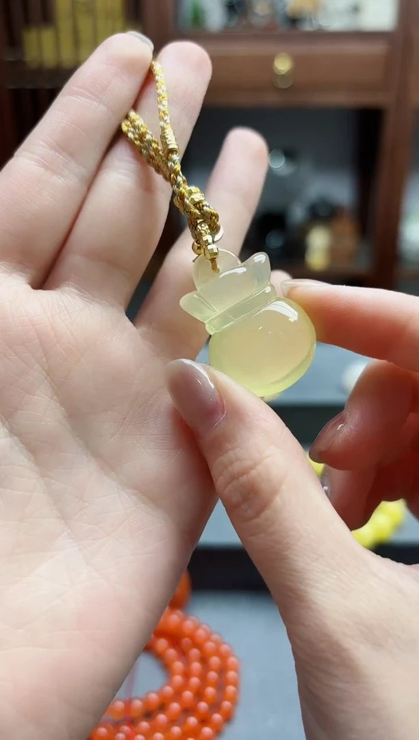 【闪购商品】水晶挂件未镶嵌黄水晶挂件TS