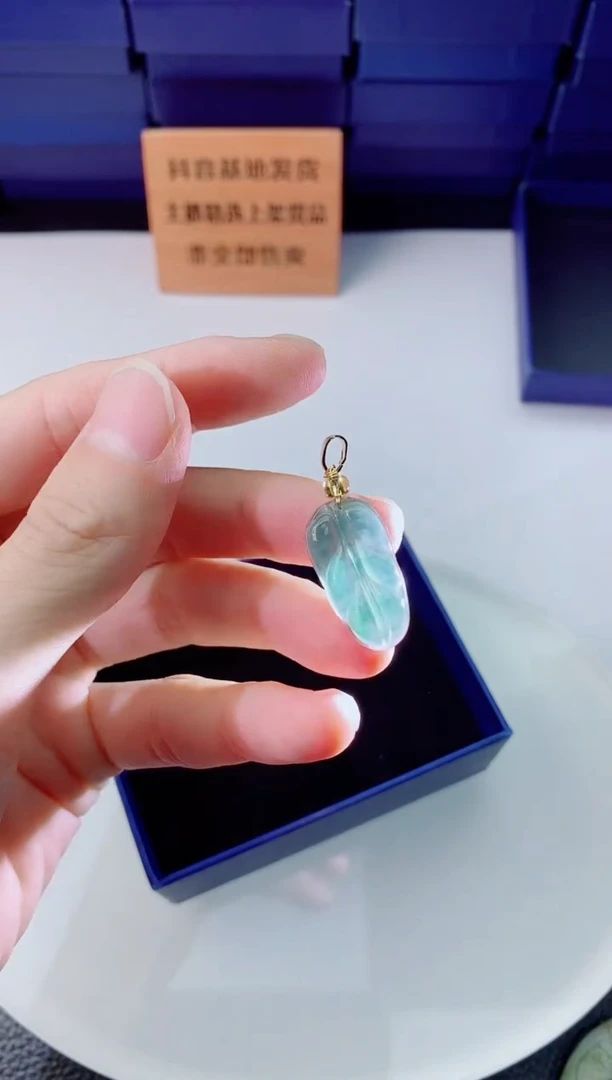 翡翠未镶嵌颈饰111111111