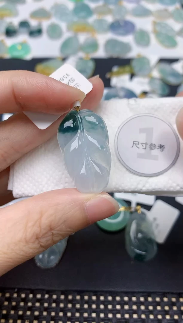 颈饰18K金镶嵌翡翠天然缅甸A货翡翠