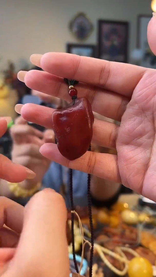 琥珀颈饰未镶嵌吊坠