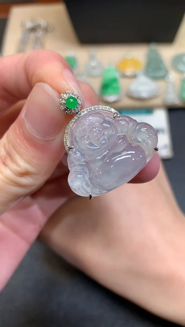 【闪购商品】翡翠颈饰18K金镶嵌佛公【无服务费】