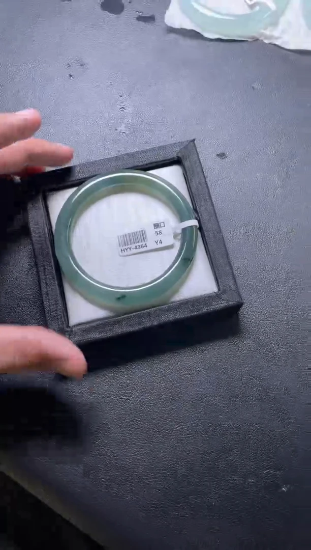 未镶嵌手镯翡翠小*林翡翠手镯一件