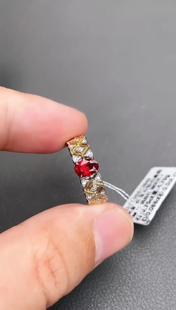 18K金镶嵌戒指红宝石0.75ct/无烧鸽血红/强荧光/七天鉴赏