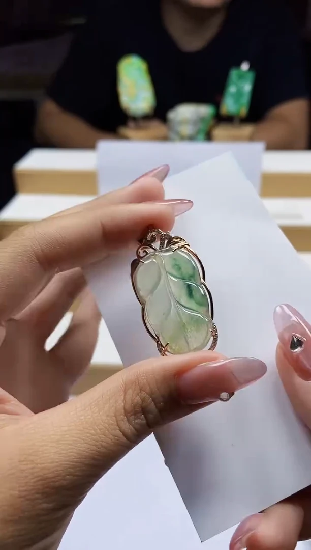 翡翠未镶嵌颈饰翡翠A货