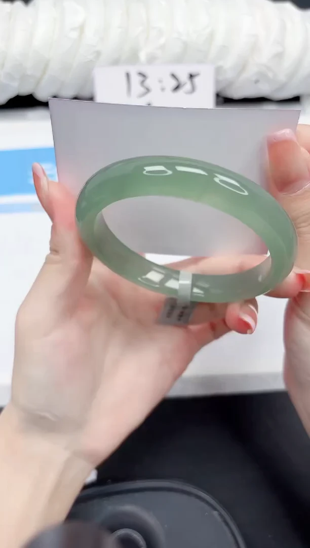 未镶嵌手镯石英质玉15-58