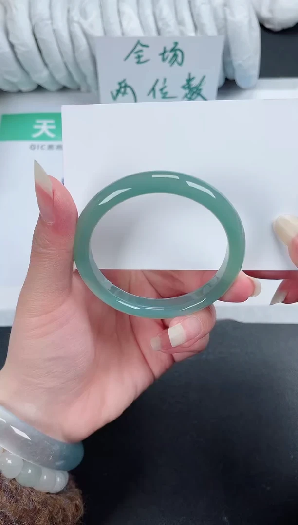 【闪购商品】石英质玉手镯未镶嵌140-52.8