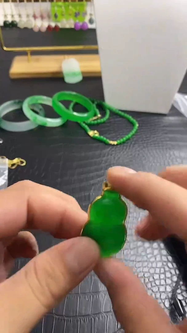 颈饰14K金镶嵌翡翠D013