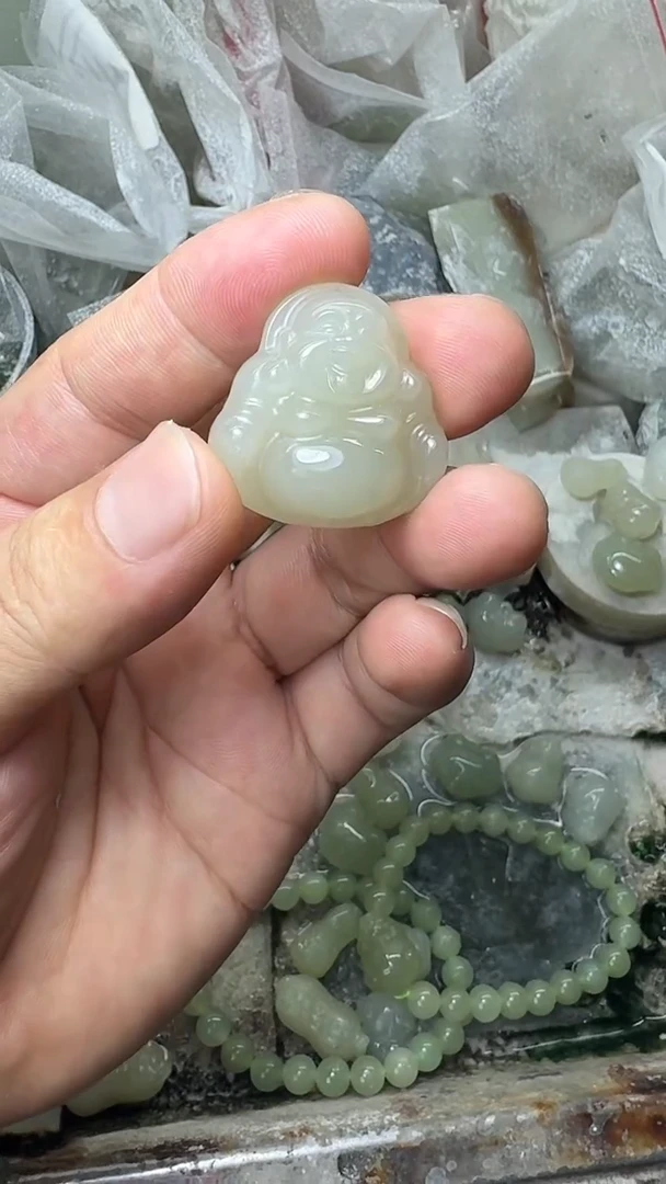 和田玉未镶嵌颈饰1