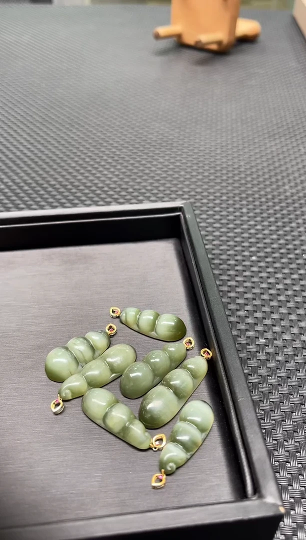 【闪购商品】和田玉吊坠18K金镶嵌多样性发1件