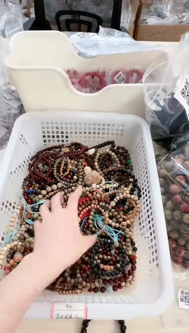 维腊木（绿檀）无事牌中档随机木质单圈