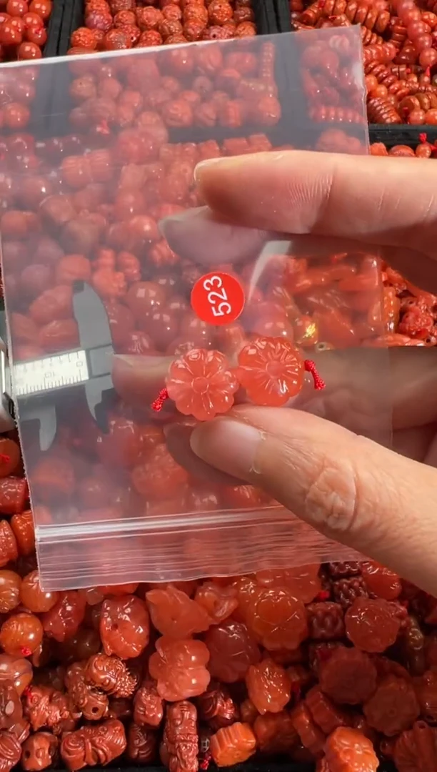 【闪购商品】南红玛瑙未镶嵌颈饰1