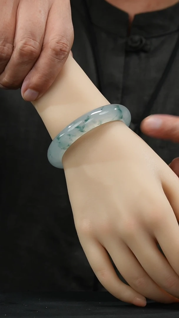 翡翠手镯未镶嵌大*嘴88821·