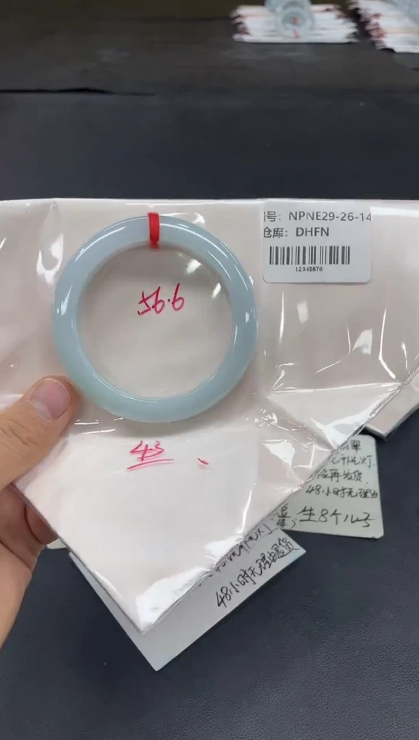 未镶嵌手镯翡翠翡翠手镯