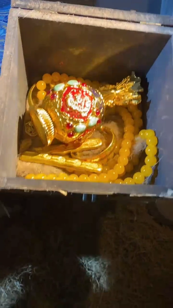 香榧木（1个开封红色盘龙正方形大盒子链接）