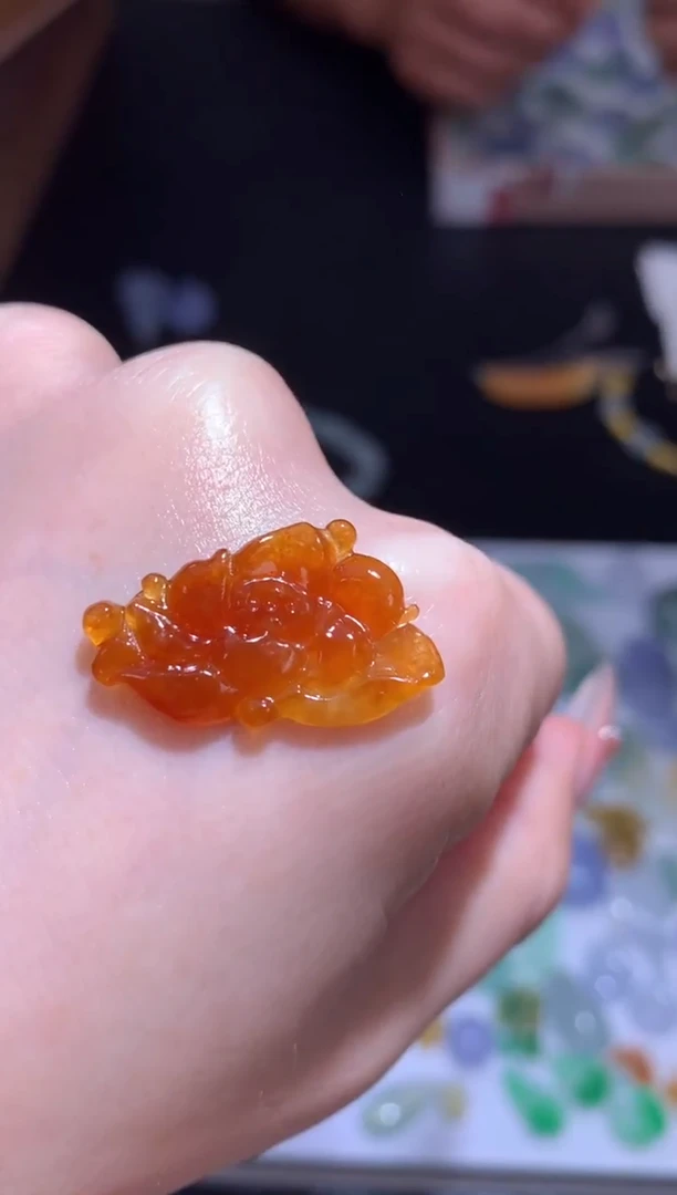 未镶嵌定制翡翠莲花