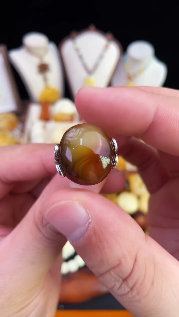 琥珀未镶嵌珠宝奇石柒月