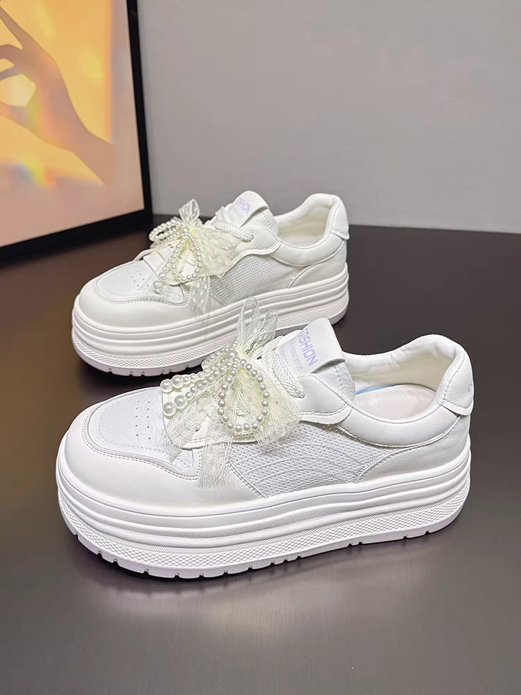 网面透气小白鞋女厚底增高2025春夏季新款蝴蝶结串珠轻便休闲板鞋