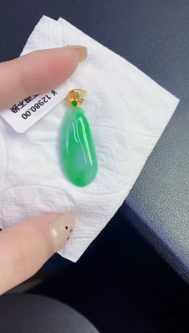 颈饰18K金镶嵌翡翠缅甸天然翡翠A货1