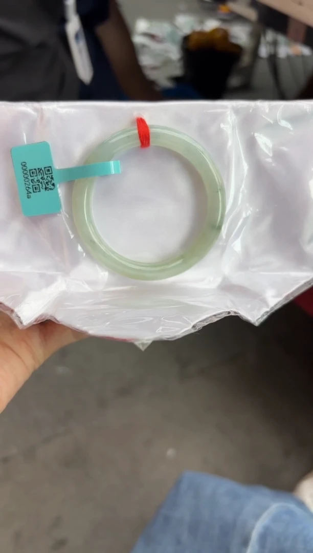 未镶嵌手镯（圆镯）翡翠翡翠手镯