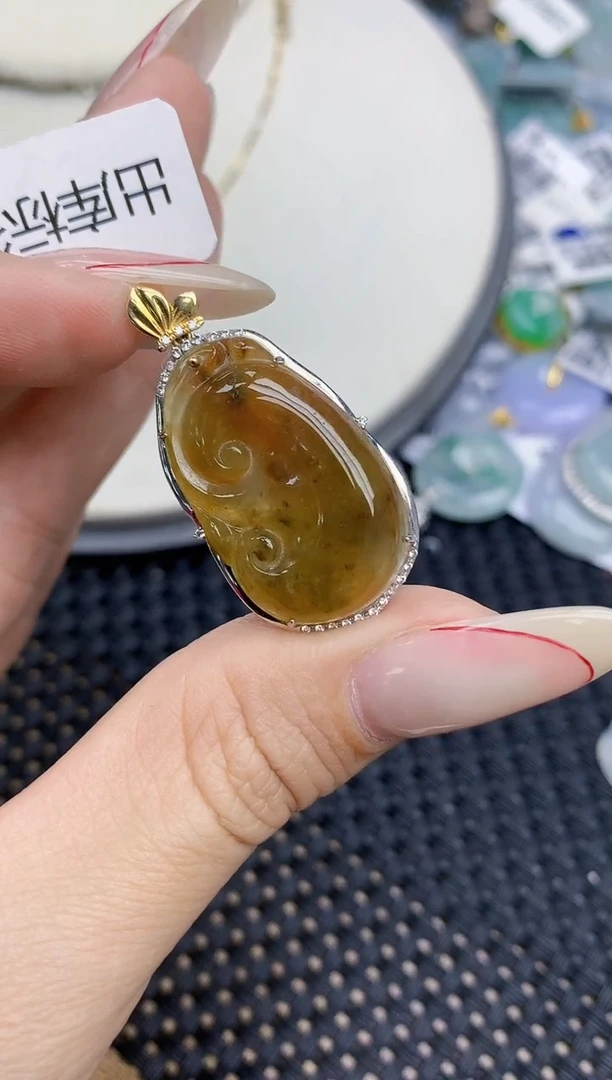 颈饰18K金镶嵌翡翠162   天然翡翠A货  百元以上9米证书费自理